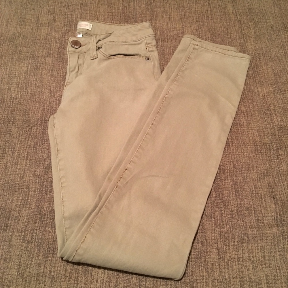 No Boundaries Skinny Khaki Pants